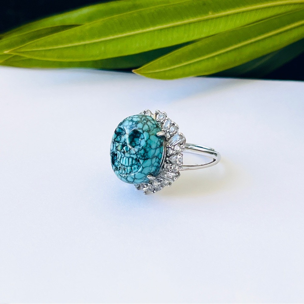 Hand-carved Natural Spiderweb Turquoise Skull Ring,Value For Money Unique Jewel